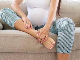 8 ways to reduce swelling in pregnancy