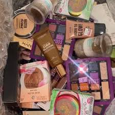 whole makeup lot in miami