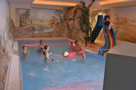 Children's pool, sauna - Family Hotel Zauchenseehof with family spa
