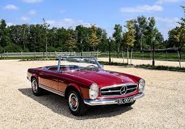 The 190c and 190d (for diesel) were launched in april 1961 and would be produced until august 1965 before the first significant changes. Lot Art Mercedes Benz 230 Sl Pagode 1965