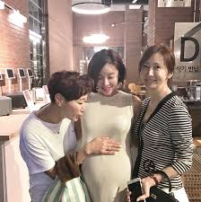 Apart of being a singer, she also currently pursues a career as an actress and an mc in. 7 Korean Actresses Who Still Look Gorgeous During Their Pregnancy Annyeong Oppa