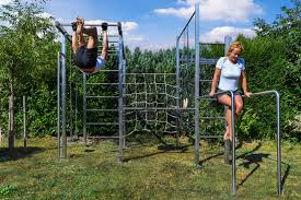calisthenics and outdoor fitness