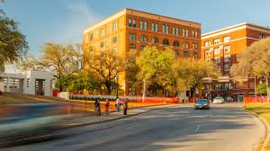 dealey plaza in downtown dallas tours