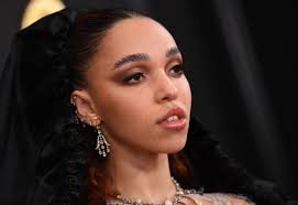 Dance annual gala at the theatre at ace hotel on december 10, 2016 in los angeles, california. Take Art Lessons With Fka Twigs Grimes And Matty Healy Entertainment The Jakarta Post
