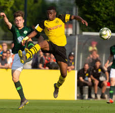 He also has a total of 1 chances created. Youssoufa Moukoko Sturmer Von Borussia Dortmund Schiesst Bvb Zum Sieg Welt