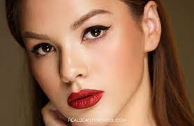 best eye makeup to wear with red lips