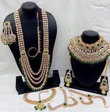 7 items green bridal jewellery sets at