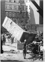 Bundesarchiv Internet - 13. August 1961 - Schließung der Sektorengrenzen in Berlin und Bau der Mauer