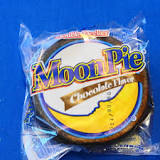Are Wagon Wheels the same as Moon Pies?
