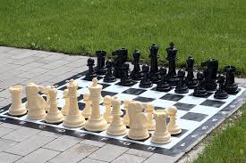 small size garden chess set pieces