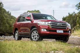 2022 Toyota LandCruiser 300 side-by-side with LandCruiser 200 | CarExpert