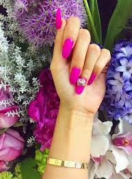 Whether you're there for a manicure, pedicure, or a full set of gels or acrylics, the nail salon experience is one of the most pampering beauty treatments out there. Nail Salons Near Me The Perfect Experience For Los Angeles Women