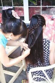 To amina's shop, where our highly experienced and certified braiding technicians will handle your hair braiding needs in the best possible manner. Amazing Hair Braiding Artç¥žå¥‡çš„è¾«å'è‰ºæœ¯