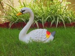 sitting swan garden decor manufacturer
