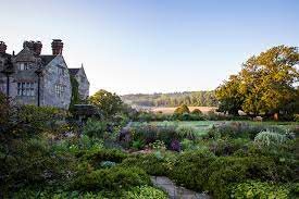 10 Iconic English Gardens To Visit