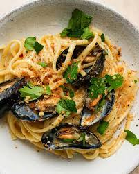 pasta with white wine and mussels