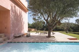 Espectacular casa rústica de 250 m2 distribuida en 2 plantas r. Una Casa De Vacaciones Para Alquilar En Mallorca Con Piscina Muy Moderna