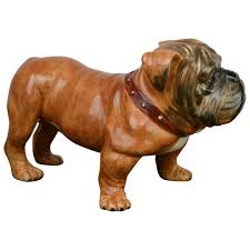 large english bulldog sculpture in