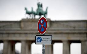 «der lockdown ist und war notwendig, und er muss wohl auch anfang januar verlängert werden»: Lockdown In Berlin Wird Verlangert Und Verscharft Berlin De