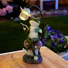 Frog On A Mushroom Solar Statue 7x8