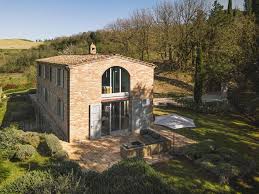 une maison italienne en pierres
