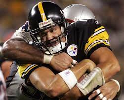 Roethlisberger nears end zone with ...