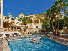 Valentin paguera hotel & suites is located in the tourist area of paguera, in a central yet quiet setting, just 300 yards from the paguera boulevard and the seafront promenade. Hotel Hotel Flor Los Almendros Paguera Trivago De