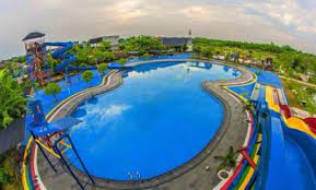 Ada pula fasilitas seperti funny pool yang merupakan kolam renang dewasa dengan standar internasional. 3 Kolam Renang Di Indramayu Daerah Kota Terbaru Terbesar Terbaik Yang Ada Air Hangat Jejakpiknik Com