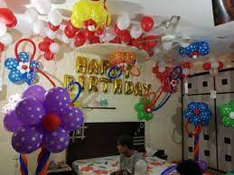 birthday party balloon decoration in
