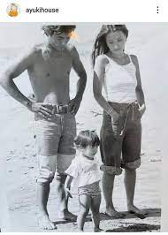 岩城滉一の妻・結城アンナ、４５年前の家族写真が素敵！「カッコよすぎ」「ため息出るほどの美男美女」 : スポーツ報知