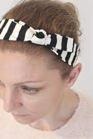I use plastic headbands for crafts in this diy tie knot. Crazy Easy 10 Minutes Diy Knot Headband Easy Peasy Creative Ideas