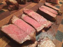 Dry Aged Steak Medium Rare gambar png
