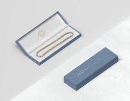 blue jewellery gift bo with bracelet