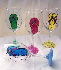 40 Artistic Wine Glass Painting Ideas