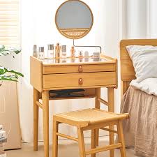 clic woman antique dressing table