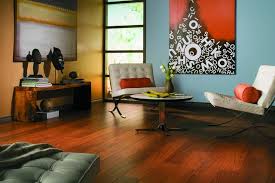 laminate floors get the look of wood