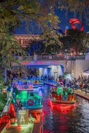 holiday lights on the river walk free