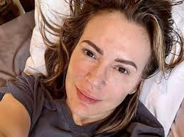 alyssa milano goes makeup free for 50th
