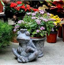 38 must have garden ornaments to add