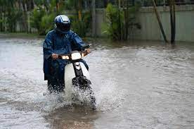 how to cross flood on a motorcycle
