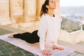 yoga oefeningen voor je rug superyoga