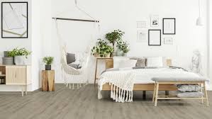 choosing vinyl flooring for a bedroom