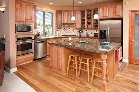 what color floor goes with oak cabinets
