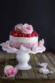 White Chocolate Coconut And Raspberry Cake gambar png