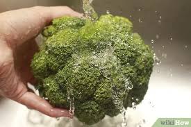Brokoli adalah salah satu sayuran dengan jumlah manfaat terbesar, bahkan hampir semua dari kita mengasosiasikan brokoli secangkir brokoli mengandung lebih banyak vitamin c daripada jeruk. 5 Cara Untuk Memasak Brokoli Wikihow