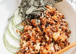 Angkat.nasi goreng kimchi tuna siap dihidangkan dan dinikmati. Resep Kimchi Fried Rice Nasi Goreng Kimchi Kimchi Bokkeumbap ê¹€ì¹˜ë³¶ìŒë°¥ Enak