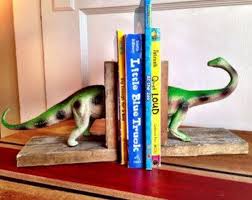 how to make dinosaur bookends in 5 easy