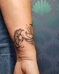 Little Mony Tattoo - Merci @enzokar ❤❤❤ même pas mal 🤪 #tattoo #tatouage  #tatouaje #tattooed #fleurs #florale #flowers #flowertattoo #tattoolace  #lace #dentelle #thintattoo #thinlinetattoo #avantbras #femme #woman  #girlswithtattoos #freehandtattoo ...