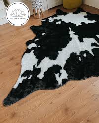 luxe faux cowhide area rug 6 6 x 5 3 ft