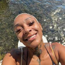 Bald Head Brittany Vlogs 